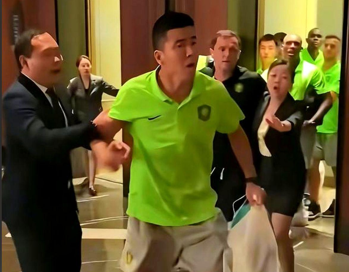 俱乐部之间